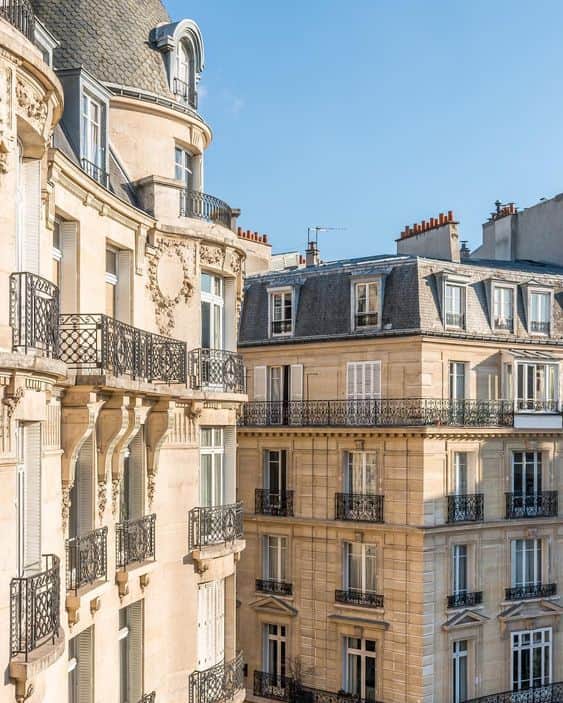 さんのインスタグラム写真 - (Instagram)「Sous le ciel bleu de Paris… ☀️  #MorganDeToi #Paris #Soleil」6月7日 21時00分 - morgandetoiofficiel