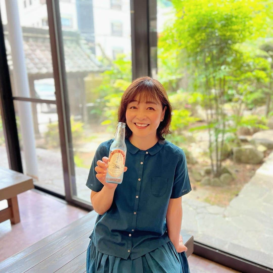 日髙のり子さんのインスタグラム写真 - (日髙のり子Instagram)「🐯 「南、甲子園に行って来たよ💓」 #阪神甲子園球場 で #阪神タイガース と #アニメ『#MIX』のコラボデーに参加しました✨ ファーストピッチセレモニーを前に緊張する #高木渉 くんを全力で励まし応援しましたよ〜📣 その甲斐あって(?)、渉くんはキャッチャーの構えるミットど真ん中にストライクボールを投げ、見事に大役を果たしました〜👏👏👏 素晴らしいっ！ ⁡ 球場に併設された #甲子園歴史館 にもお邪魔しました⚾️ 球場だけでなく歴史館にもユニフォームを着たタイガースファンの方がたくさんいらしていて、地元のみんなに愛されている球団なのだなぁ…と感じました🥰 タイガースや高校野球の歴史の中に、甲子園を舞台にした野球漫画が展示されていて、もちろん『#タッチ』も『MIX』もありましたよ〜🙆‍♀️✨ せっかくなのでいろいろ記念写真を撮りました📷 甲子園を大満喫です🤗 ⁡ タイガース選手のお名前をアナウンスしたり、タイガースとMIXのコラボグッズを紹介したり、ボールにサインをしたり…盛りだくさんな1日でした。 ラストはファンの方と一緒に観覧席で白熱の試合を楽しみました☺️ 阪神タイガースの皆さま🧡 そしてファンの皆さま🧡 ありがとうございました♪ 最高に楽しい1日でした〜🍀 ⁡ 帰りはちょっと足を伸ばして #有馬温泉 へ♨️ めっちゃ癒されました〜😮‍💨笑」6月7日 21時07分 - nonko_hidaka531