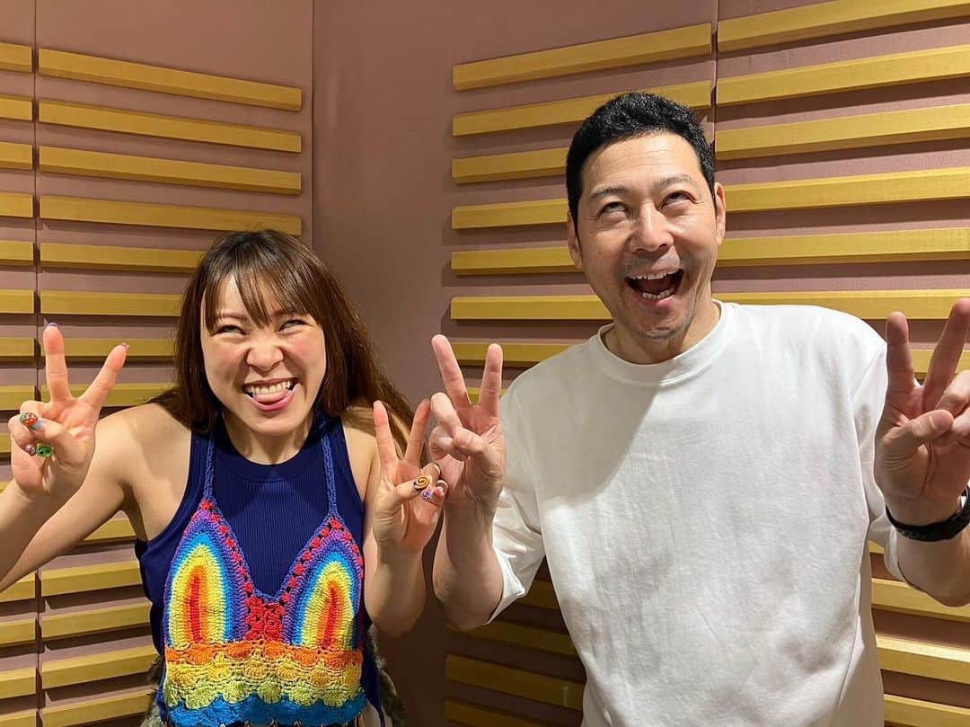 東野幸治のインスタグラム：「フワちゃんのラジオに行ってきました。 来週月曜日の夜中3時からです。 夜中3時って！ 録音じゃないと無理です！」