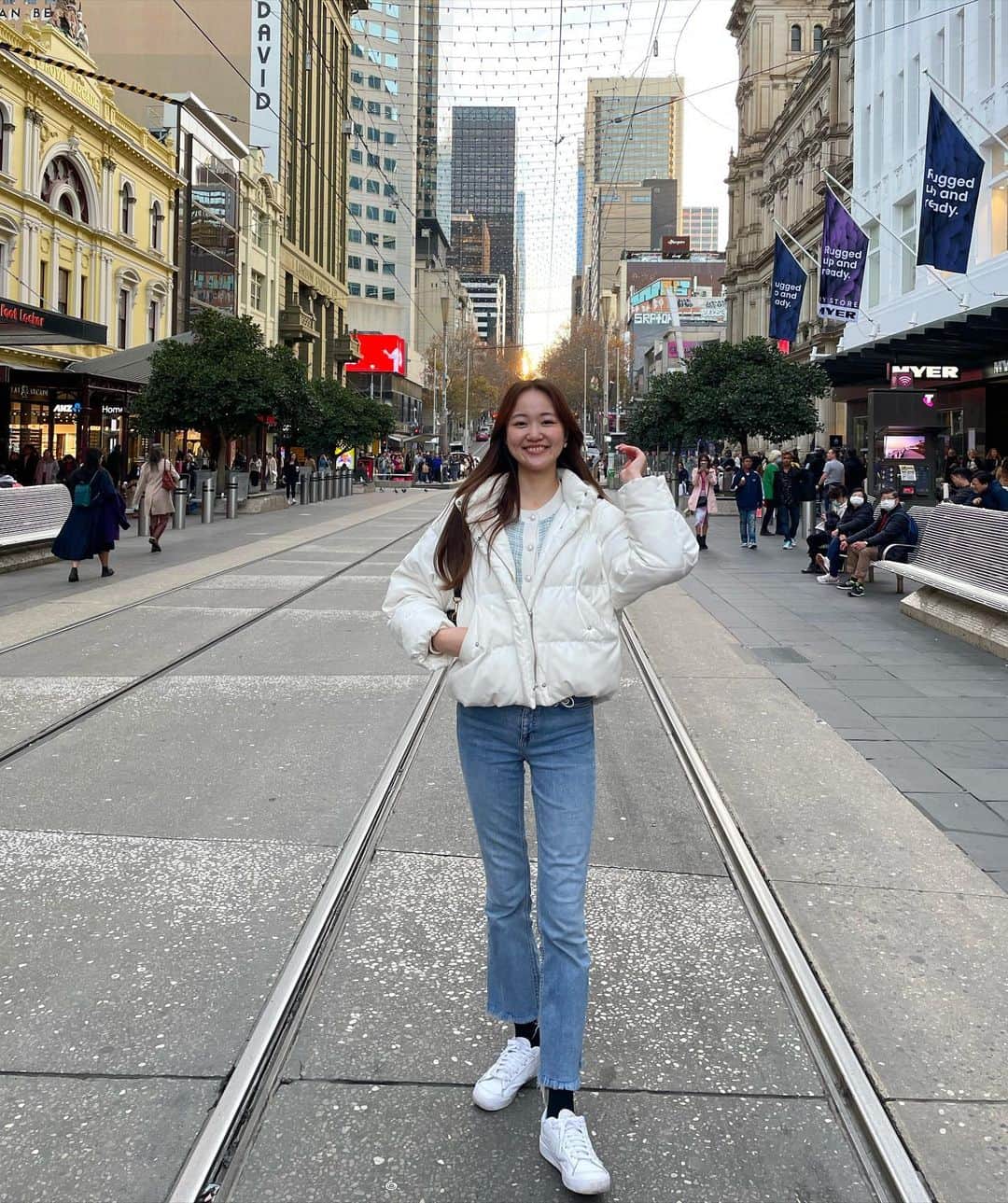 小林恵月さんのインスタグラム写真 - (小林恵月Instagram)「・ MelbourneのH&Mは規模がレベチでした🫨🩷👍 さすがアートの街。メルボルン。」6月7日 21時09分 - ezuki_kobayashi