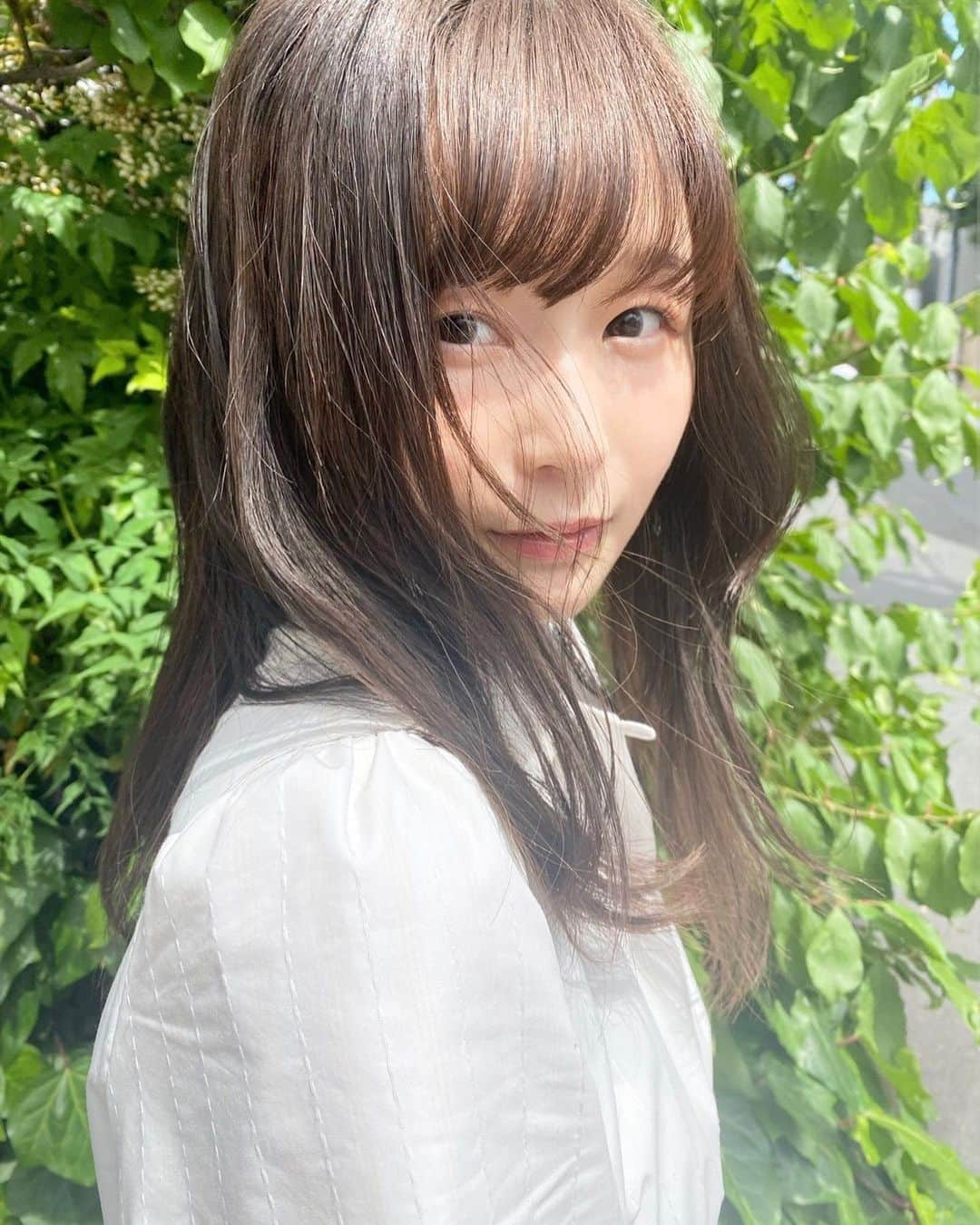 久保瑠佳さんのインスタグラム写真 - (久保瑠佳Instagram)「💄🌿🤍🪽」6月7日 21時10分 - lapisful