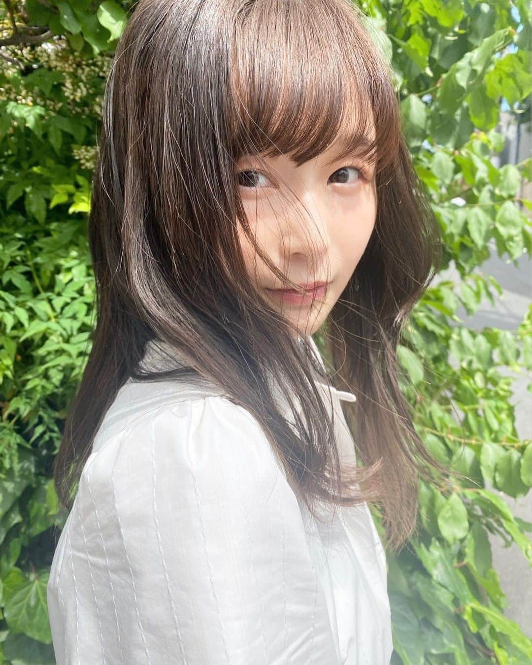 のインスタグラム：「💄🌿🤍🪽」