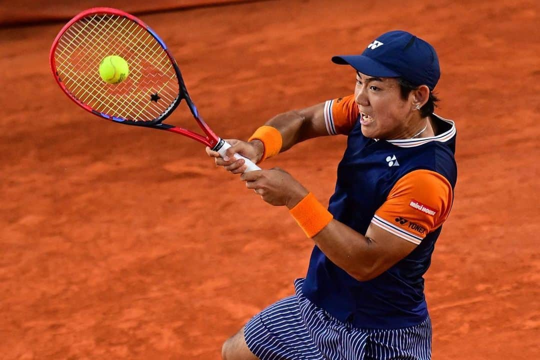 西岡良仁さんのインスタグラム写真 - (西岡良仁Instagram)「Thank you @rolandgarros . Had amazing time in Paris. I had leg injury since before Roland Garros so last match I couldn’t move perfect but I try my best. Thank you for all of support in this clay court season. Next is grass 🌿🌿🌿court season. #rolandgarros #2023 #paris #france #europe #tennis #claycourt #4thround #grass #london #ローランギャロス　#全仏オープン2023 #パリ　#フランス　#ヨーロッパ　#テニス　#4回戦　#芝シーズン　#ロンドン　#変わるの早すぎ」6月7日 21時16分 - yoshihito0927