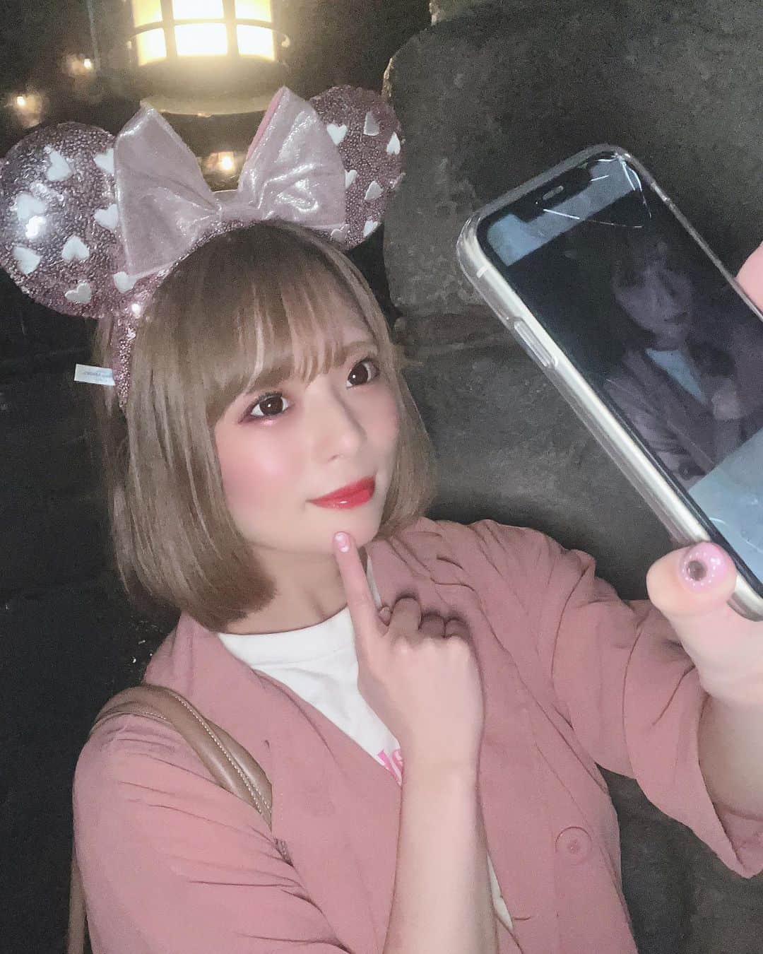亀田ゆかりのインスタグラム：「. . ✌️ . . #ディズニーシー #disneysea #自撮り #カチューシャ」