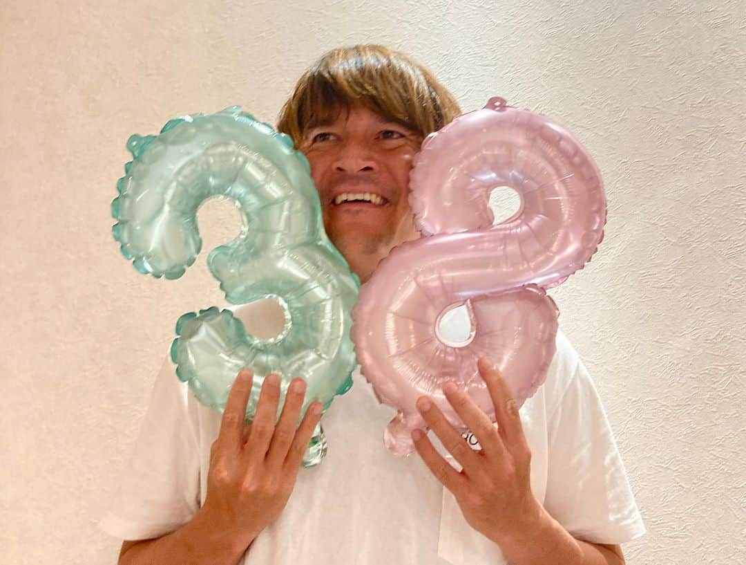 カレン・ロバートさんのインスタグラム写真 - (カレン・ロバートInstagram)「38歳になりました〜🥳🎊 たくさんの誕生日メッセージ本当にありがとうございました😫🙌 これからも夢に向かって暴走して参ります🦁✨  Thanks to all my friends for giving me the Birthday message. I’ve turned 38 today🥳🎊 I wish you all having happiness days👍 #38歳#脳みそ16歳#大人になれません#ごめんなさい#うける」6月7日 21時23分 - bobby201608