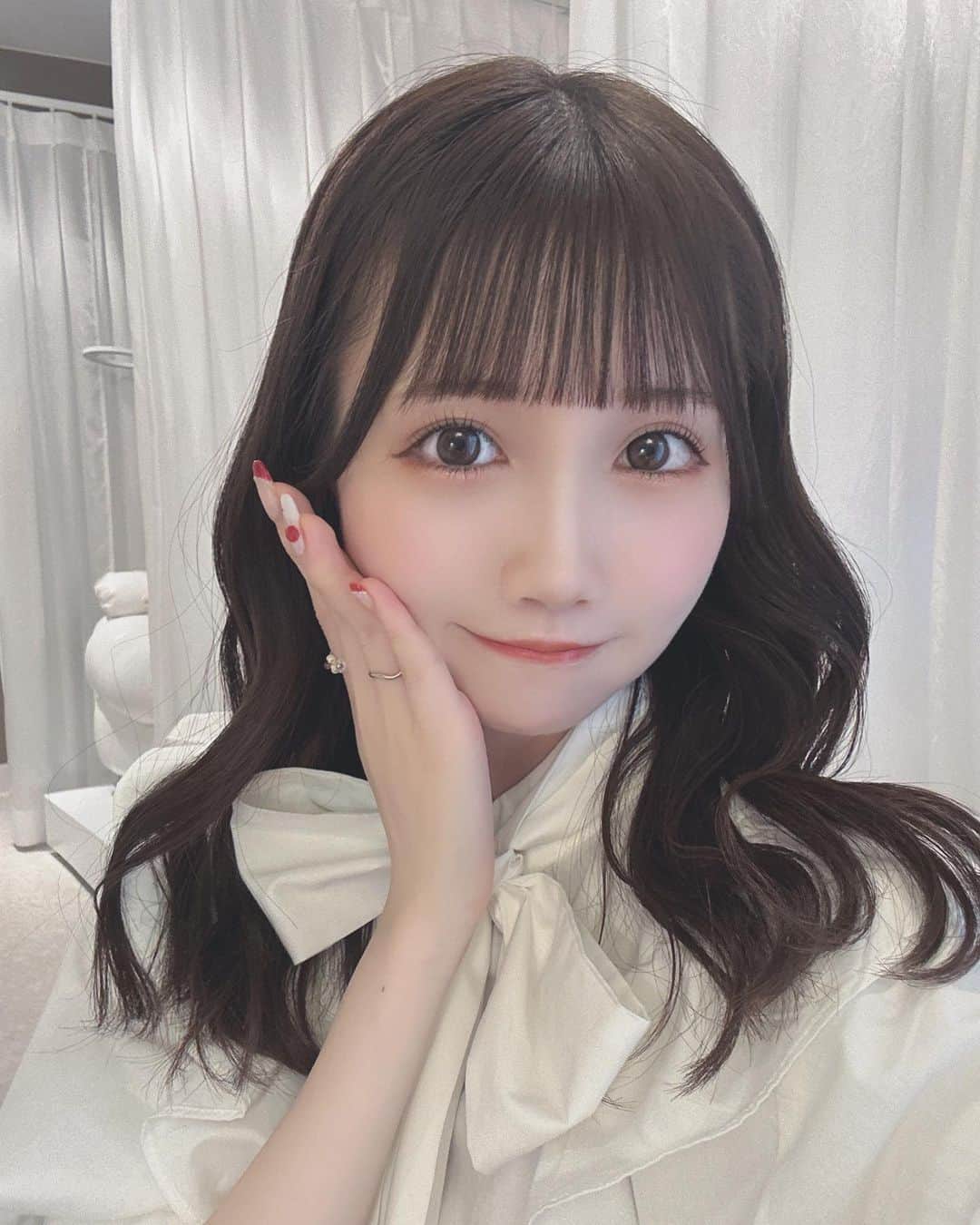 のインスタグラム：「⋱⋰ ⋱⋰ ⋱⋰❅◌̥  今月もるなさん( @_runa928 )に まつ毛きれいしてもらったよ👀  まつ毛あがるだけで女子力あがるし 顔の印象変わるよね…！  #まつ毛#まつ毛パーマ #まつ毛カール #パリジェンヌラッシュリフト #パリジェンヌ#japanesegirl#japaneseidol  #色素無 #いいね返し #instagood」