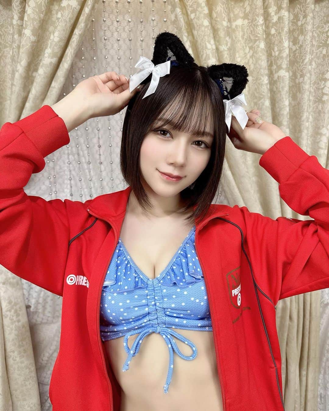 涼森れむのインスタグラム：「🐈‍⬛🩶」