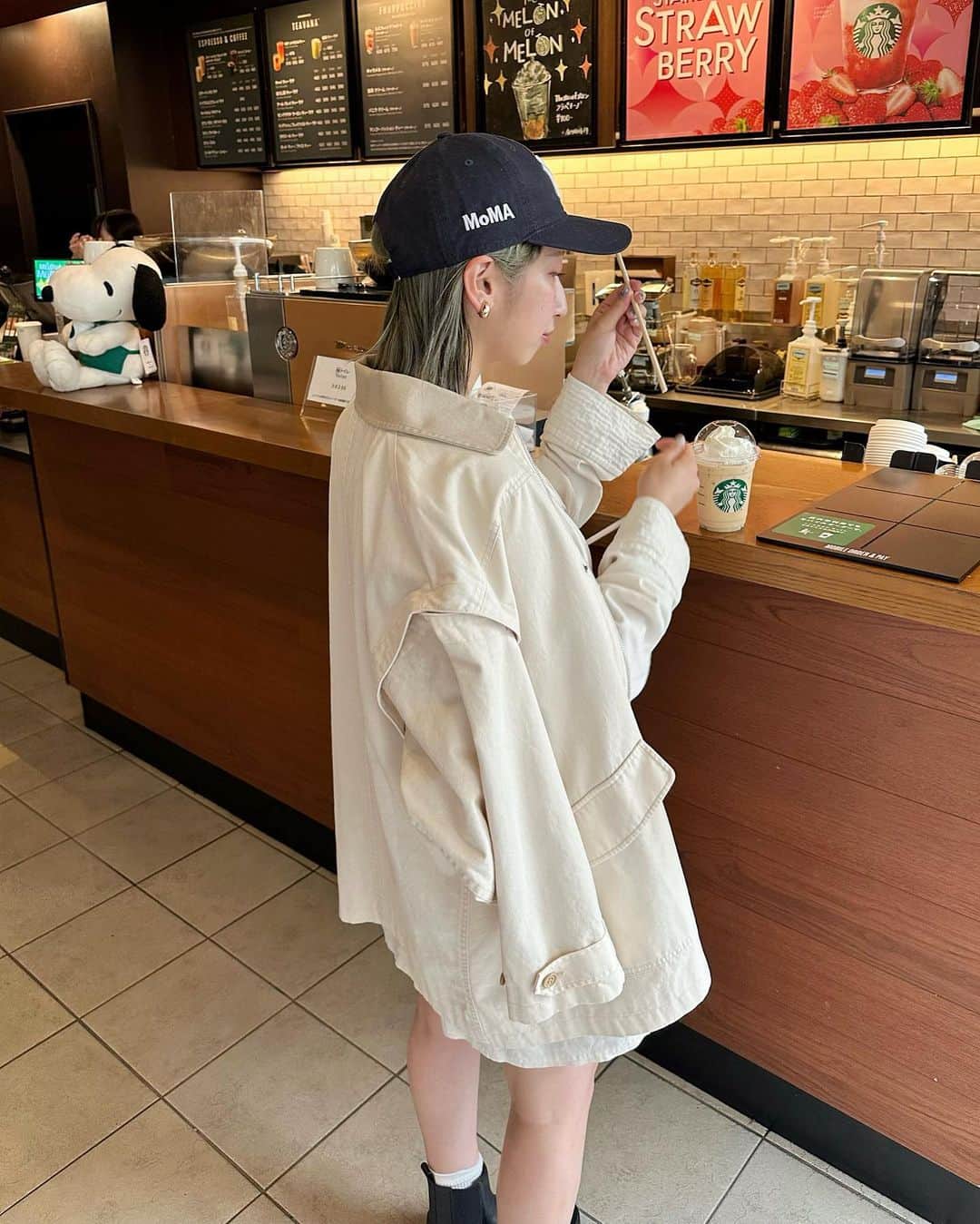 ARISAのインスタグラム：「ㅤㅤㅤㅤㅤㅤㅤㅤㅤㅤㅤㅤㅤ ㅤㅤㅤㅤㅤㅤㅤㅤㅤㅤㅤㅤㅤ ㅤㅤㅤㅤㅤㅤㅤㅤㅤㅤㅤㅤㅤ 告知解禁っ！ ㅤㅤㅤㅤㅤㅤㅤㅤㅤㅤㅤㅤㅤ 去年即完したツイルオーバージャケットが 6/11(日)ZOZO限定で 再販されます〜🤫♡ ㅤㅤㅤㅤㅤㅤㅤㅤㅤㅤㅤㅤㅤ ㅤㅤㅤㅤㅤㅤㅤㅤㅤㅤㅤㅤㅤㅤㅤㅤㅤㅤㅤㅤㅤㅤㅤㅤㅤㅤ 気になった方は ZOZOでお気に入り登録 お願いします♡ ㅤㅤㅤㅤㅤㅤㅤㅤㅤㅤㅤㅤㅤ ㅤㅤㅤㅤㅤㅤㅤㅤㅤㅤㅤㅤㅤ ㅤㅤㅤㅤㅤㅤㅤㅤㅤㅤㅤㅤㅤ ㅤㅤㅤㅤㅤㅤㅤㅤㅤㅤㅤㅤㅤ #チャオパニック#チャオ#チャオコーデ#ツイルジャケット #オーバーサイズ #スタバ#スターバックス#アールグレイブーケティーラテ #アールグレイ#ニューエラ#ニューエラキャップ#ニューエラ女子 #原宿カフェ#原宿」