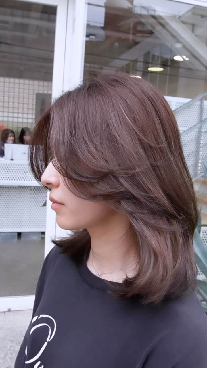 神能裕貴のインスタグラム：「Butterfly hair🦋 美しい毛流れ.  #butterflyhair #butterflyhairclips  #butterflycut #layeredcut」