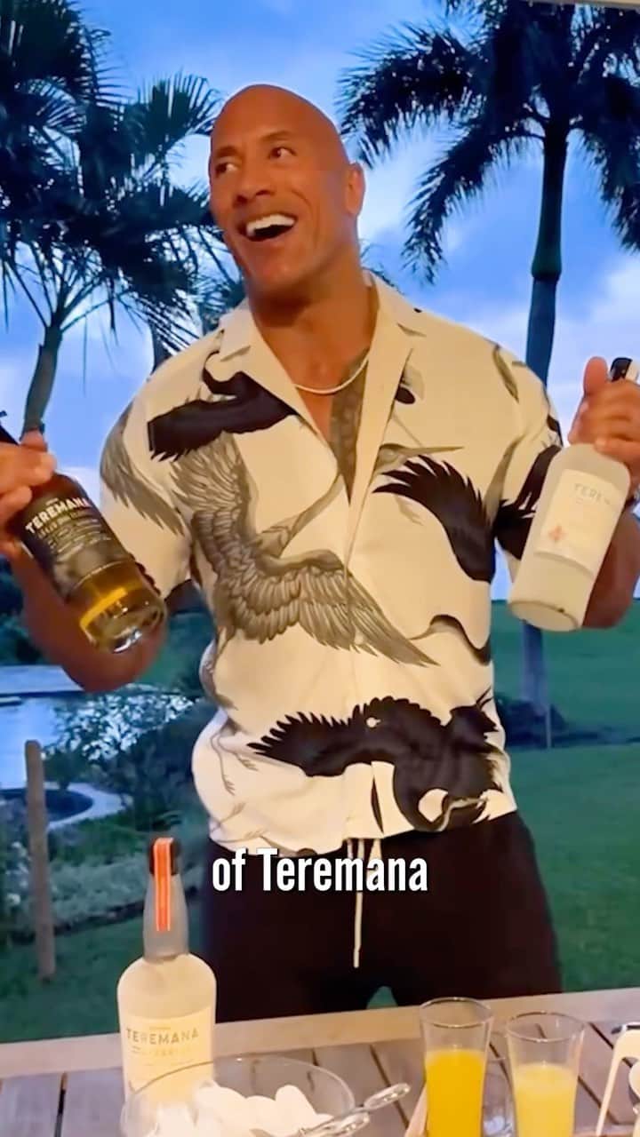 のインスタグラム：「The one and only Tequila of the People 🌎🥃🚀🏝️   THANK YOU to our Mana Ohana for joining in on our #MyMilliMarg celebration of our record smashing 1 MILLION CASES sold of @Teremana in just one year  🥃👏🏾👏🏾👏🏾  I asked you to shake up your take on the People’s Margarita and you guys have delivered some insanely delicious - and CREATIVE Manaritas!🍸🍹   KEEP THE VIDS COMING!!   Gonna be a hot Teremana summer 🔥🔥🔥  #MyMilliMarg  #Teremana #TequilaOfThePeople」