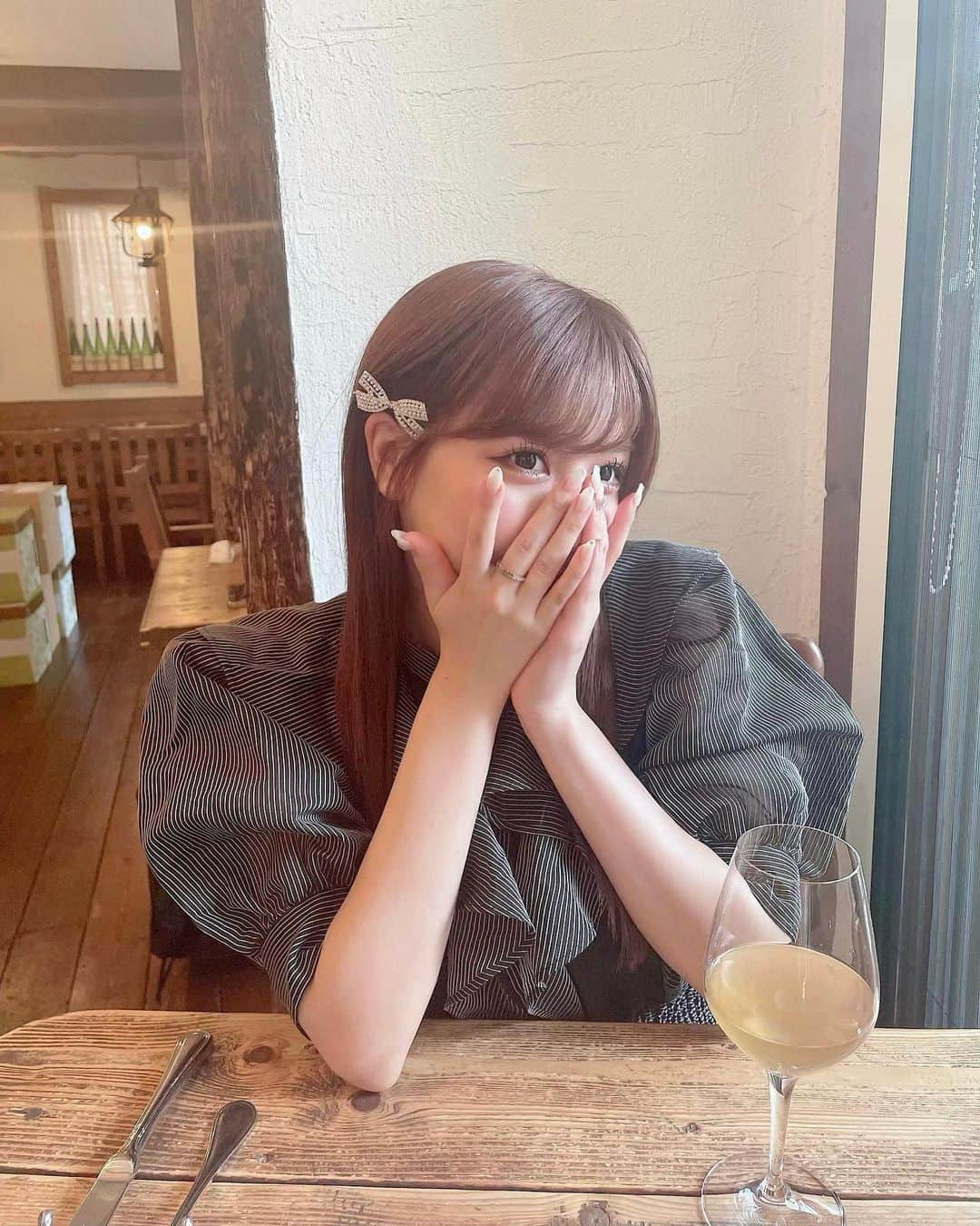 太田彩夏のインスタグラム：「・ ヘアピンお気に入り🥂♥︎」