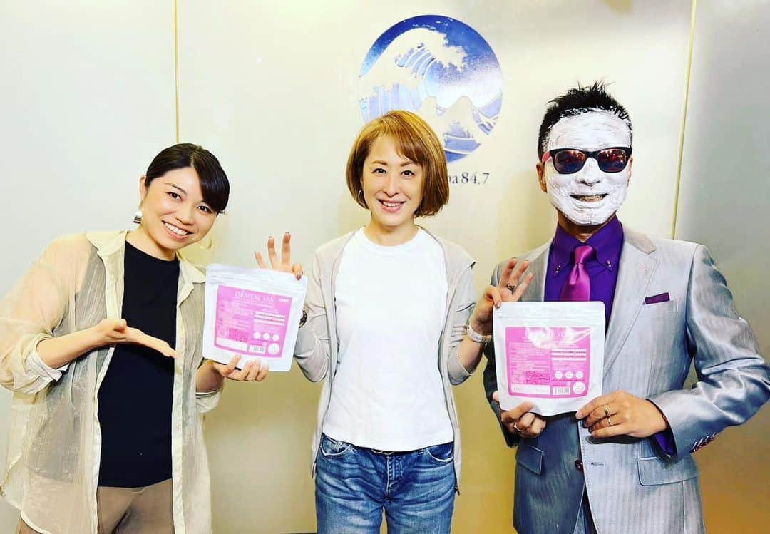 城之内早苗さんのインスタグラム写真 - (城之内早苗Instagram)「こんばんは！ 今夜はラジオをお楽しみ下さい🙇‍♀️ FMヨコハマ TANSAN HOUR 今夜もシュワシュワ 26時30分〜 王子とアナちゃんと〜❣️ radikoでも聴けるよ👍  #FMヨコハマ #炭酸王子 #今夜もシュワシュワ #小林アナ ちゃん #ラジオ出演 #炭酸好き #口腔ケア大事 #聴いてね」6月7日 22時27分 - sanae.jyounouchi_official