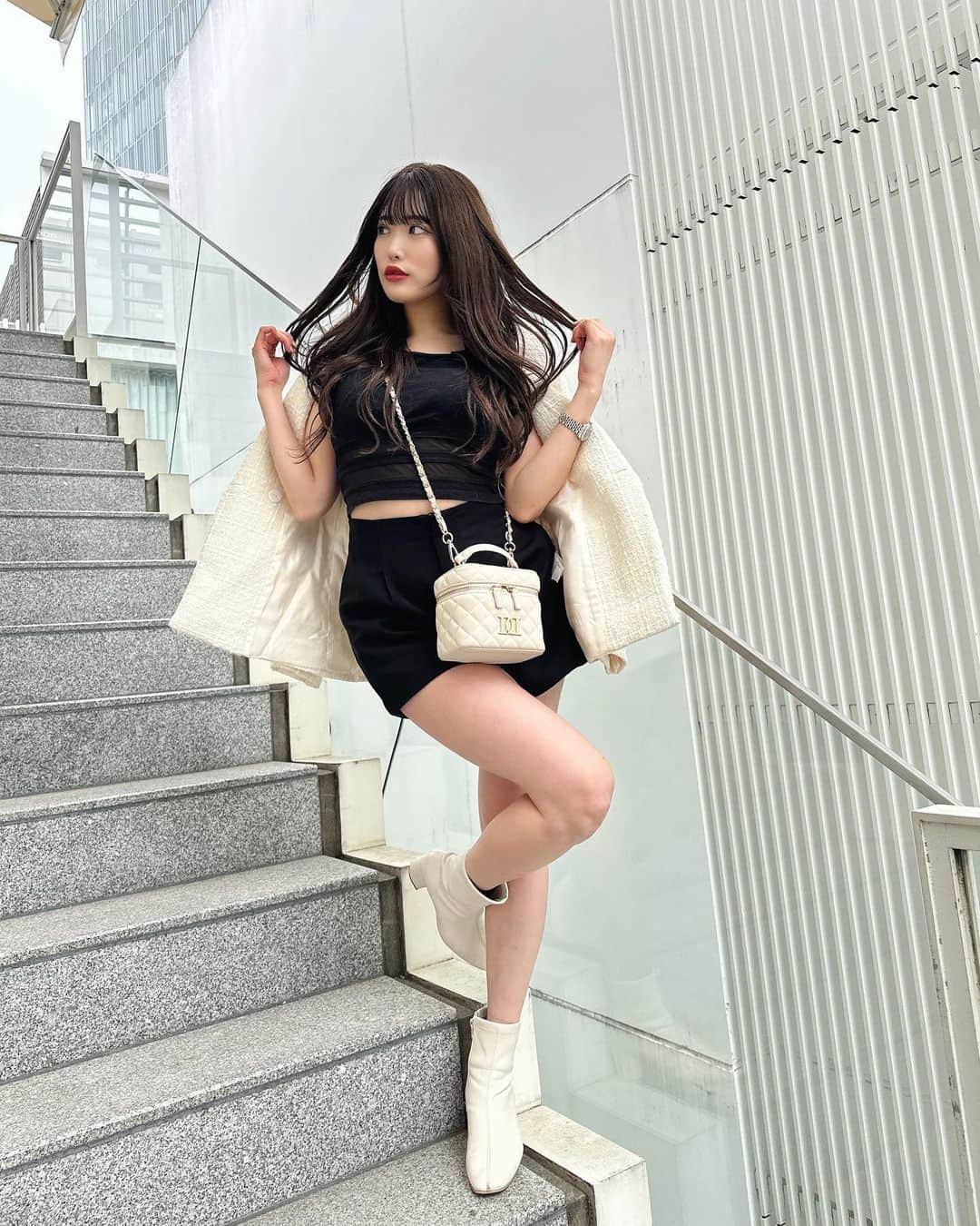 RENAのインスタグラム：「プチプラコーデ🤍🫧 服には基本お金かけません🥹  友達とランチ行けて 久々の昼活でした🤣✨✨ ・ #バーレスク東京 #burlesquetokyo #burlesque  #code #私服　#プチプラ #バーレスク東京のマシュマロ」