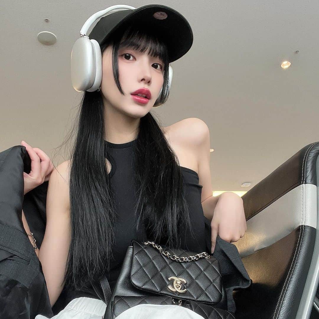 のインスタグラム：「ㅤ 韓国なう✈️ ㅤ 来週も韓国🇰🇷たくさん来れて幸せです😭😭♡♡ ㅤコロナ時期に来れなかった分 ㅤこの喜びを毎回噛みしめている、、、大好き韓国！ ㅤ ㅤ ㅤ１日目はカジュアルコーデにした🫶🏻♡ ㅤ ㅤ」