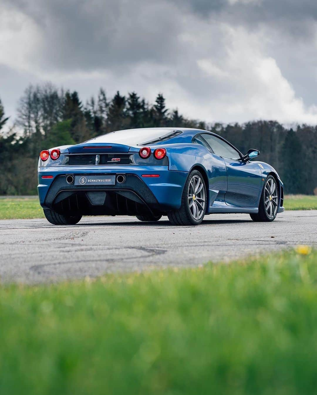 CarsWithoutLimitsさんのインスタグラム写真 - (CarsWithoutLimitsInstagram)「Blu Mirabeau Ferrari F430 Scuderia  📸 @alexpenfold   #carswithoutlimits #ferrari #f430 #ferrarif430 #f430scuderia #ferrarif430scuderia #v8」6月7日 22時55分 - carswithoutlimits