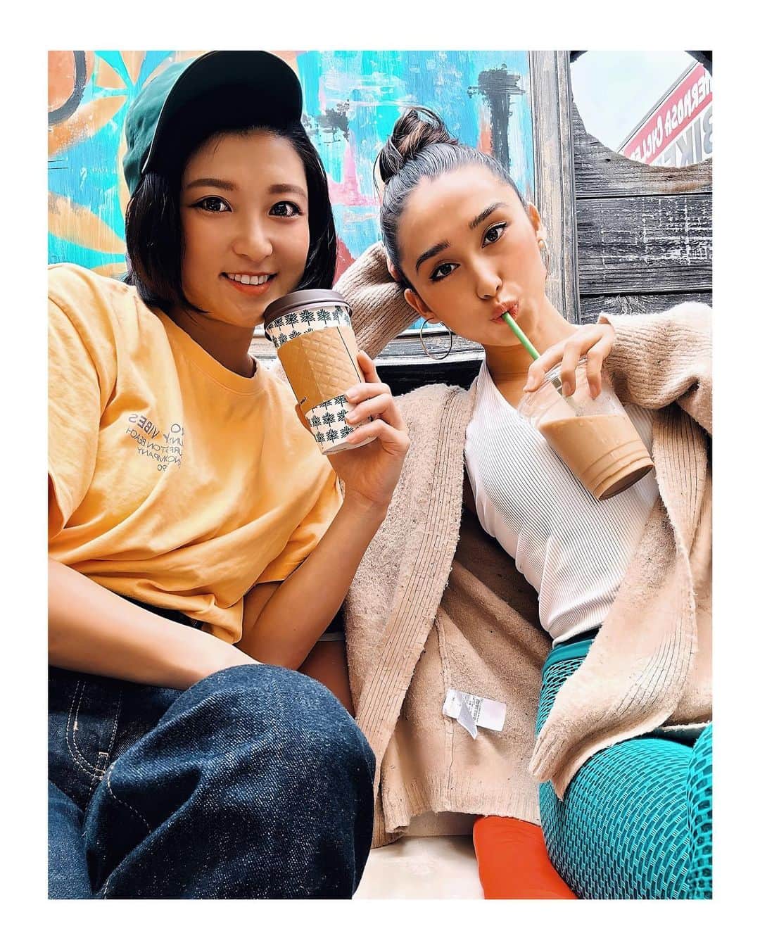 辻井美香さんのインスタグラム写真 - (辻井美香Instagram)「Cozy cafe day with @aimanatz ❤️  たまたま見つけたカフェ☕️ オーナーから、オーナーの知り合いが作ったらしいバナナケーキ頂いたよ。めっちゃ美味しかった😃最初怪しい...と思ってしまってごめんなさい。なんなら、今までで1番美味しいバナナケーキでした。  まぁ、いつ誰にドラッグもられるか分からない世界でもあるので😂😂😂」6月7日 23時00分 - tsujii_yoshika