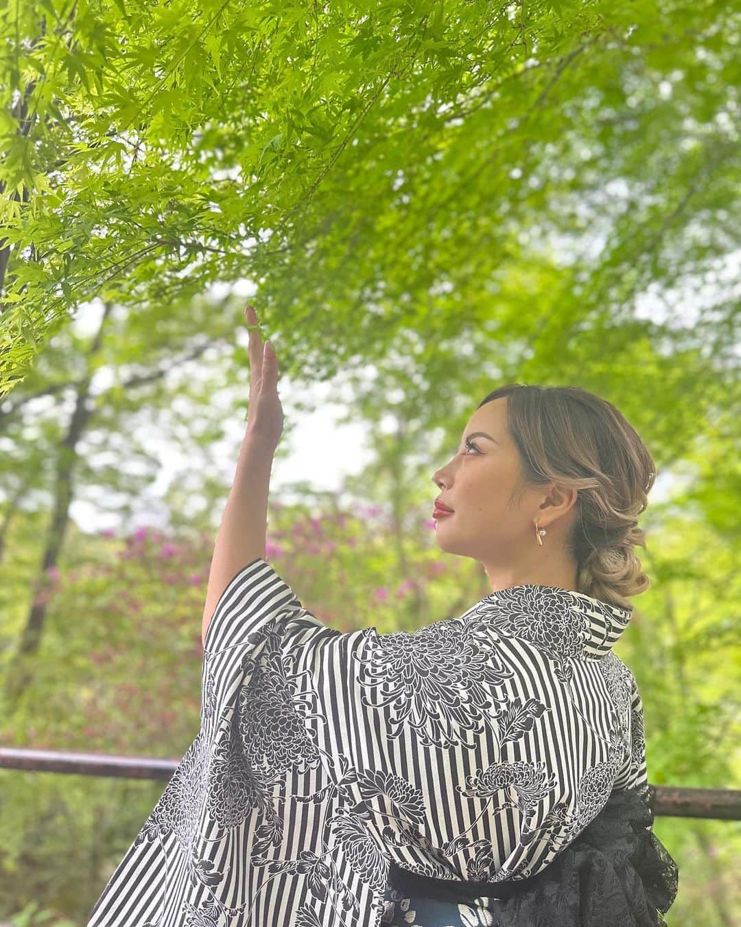MINAMIのインスタグラム：「.  東京以来、久しぶりの着物✨ 旅行しながら普段着ない物着ると気分上がる😘 . #着物 #清水寺 #金閣寺 #伏見稲荷大社 #京都 #京都グルメ #大阪 #京都ランチ #京都カフェ #kimono #fashion #japan #kyoto #kyotojapan」