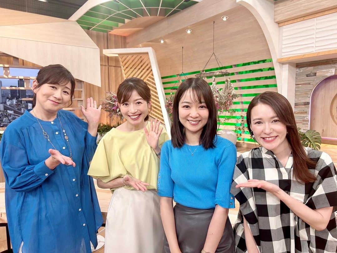 平山雅のインスタグラム：「おかえり🫶 はなちゃんが久しぶりに中京テレビに遊びに来てくれました☺️🌷 みんな久しぶりに会えるのが嬉しくて、新しいスタジオとか見せちゃったりして笑。 勉強するの楽しくて楽しくて〜！って満面の笑みで話す姿がなんともはなちゃんらしくて！かっこよかった🥹 忙しそうだけれど、とっても楽しそうに勉強も仕事も充実させていて輝いていました✨☺️  #中京テレビ #里帰り #また帰ってきてね  #磯貝初奈 #はなちゃん  #恩田千佐子 #望月杏夏 #平山雅  #ctvcatch」