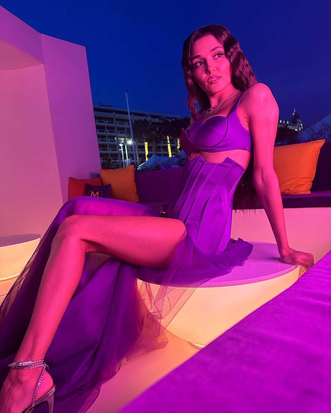 Hande Ercelさんのインスタグラム写真 - (Hande ErcelInstagram)「Özledik bence,sizce? 💜😋」6月7日 23時17分 - handemiyy
