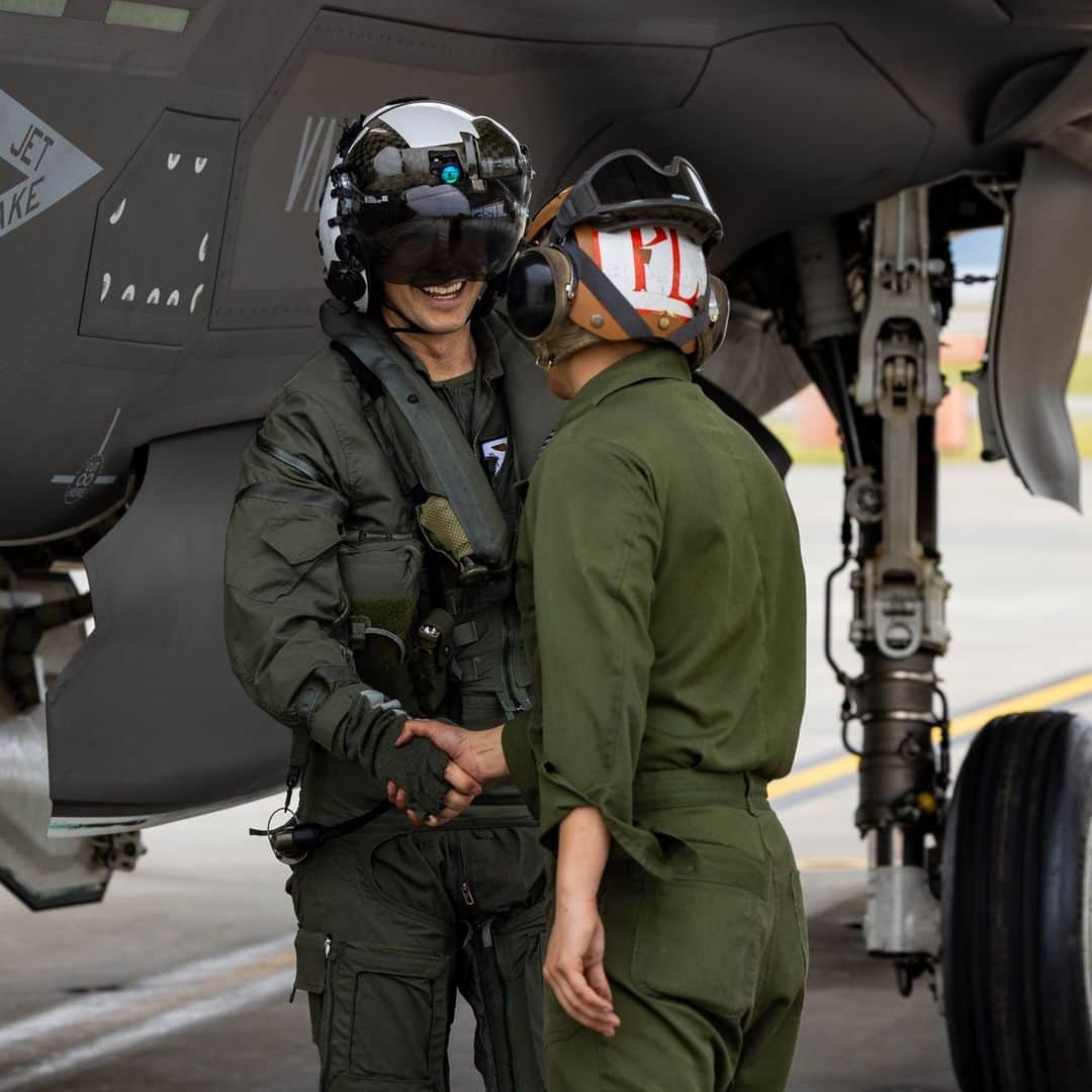 アメリカ海兵隊さんのインスタグラム写真 - (アメリカ海兵隊Instagram)「Ready for Takeoff 🛫  📍Marine Corps Air Station Iwakuni (May 26, 2023)   #Marines with Marine Fighter Attack Squadron 242, Marine Aircraft Group 12, conduct preflight inspections and launch F-35B Lightning II aircraft at @mcasiwakuni.   Marine Aircraft Group 12 squadrons continuously support the @31stmeu to maintain and protect a #FreeAndOpenIndoPacific.   📷 (U.S. Marine Corps photo by Cpl. Isaac Orozco)  #MarineAviation #USMC #Aviation」6月7日 23時28分 - marines