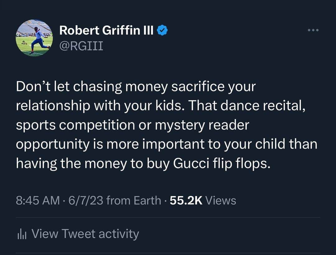 ロバート・グリフィン3世さんのインスタグラム写真 - (ロバート・グリフィン3世Instagram)「Chasing money and working to put a roof over your kids head are not the same thing. Share your thoughts in the comments.  #motivation #parenting #mindset #parenthood #g3analysis #rg3 #rgiii #relationships」6月7日 23時35分 - rgiii