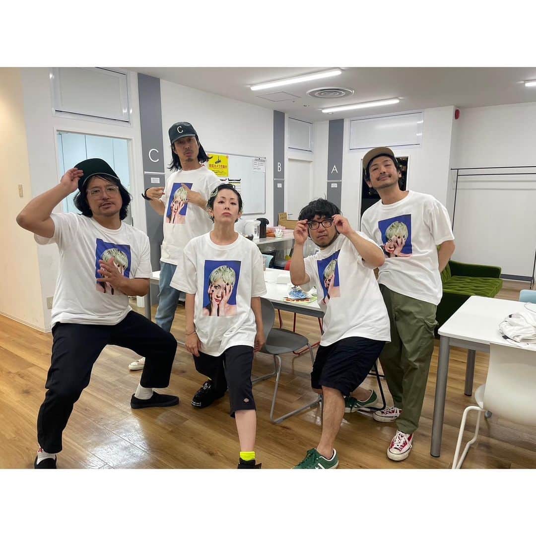 木村カエラのインスタグラム：「2023.6.7 名古屋クアトロ ありがとうございました！ 最高も盛り上がりに、大興奮して、 まだドキドキしております。  いやぁーたのしかったぁ。 ほんとたのしかったぁ。  ありがとうーーー！  明後日6/9は福岡でLIVE！ 遊びに来てね😍  #TOUR #LIVE  #MAGNETIC」