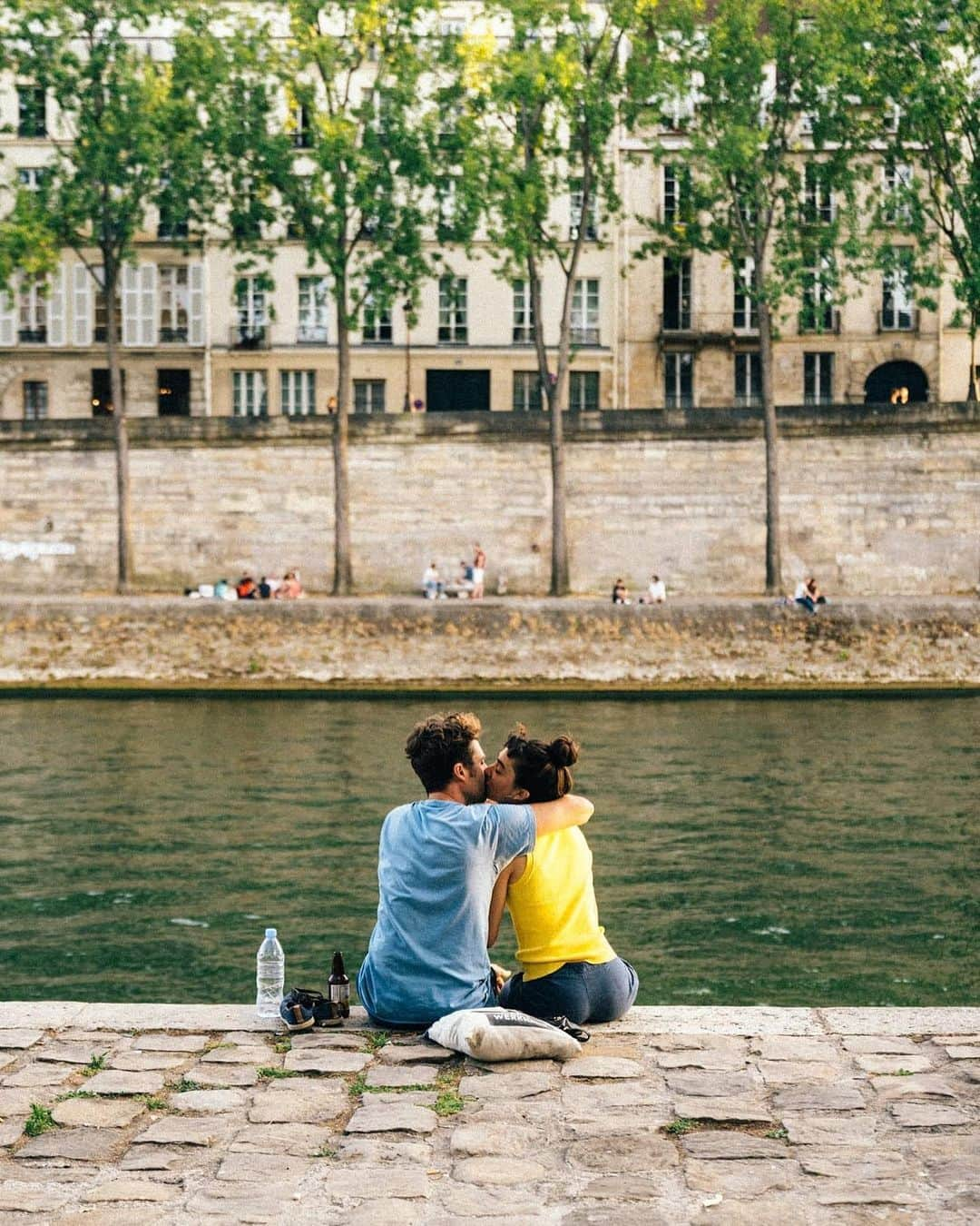 VuTheara Khamさんのインスタグラム写真 - (VuTheara KhamInstagram)「Parisian Moment, Paris . A series of pictures taken last summers. Which one do you prefer ? #paris #summer #summervibes」6月7日 23時50分 - vutheara