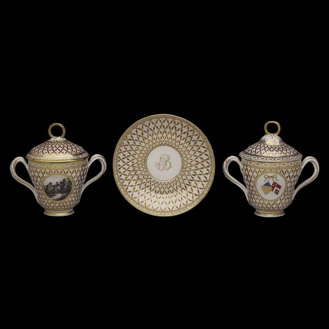 大英博物館のインスタグラム：「🍫 The only thing sweeter than the chocolate these porcelain cups were made to hold is the tender love story behind them ☕  They were once owned by the Ladies of Llangollen, Lady Eleanor Butler and Sarah Ponsonby. The two women fled Ireland in 1778, crossing the sea to make a home together in North Wales.  These cups are decorated with a view of their house, Plâs Newydd, where they challenged the conventions of the era to live happily together for 50 years. Eleanor kept a diary which describes quiet days spent with her ‘beloved’ Sarah.   Read more of their timeless love story via the link in our bio 💕  🏛 You can visit these cups on display in Room 47 of the Museum.  🔎 Pair of chocolate cups. Porcelain, from Derbyshire in England, 1795– 1805.  #BritishMuseum #Pride #Porcelain」