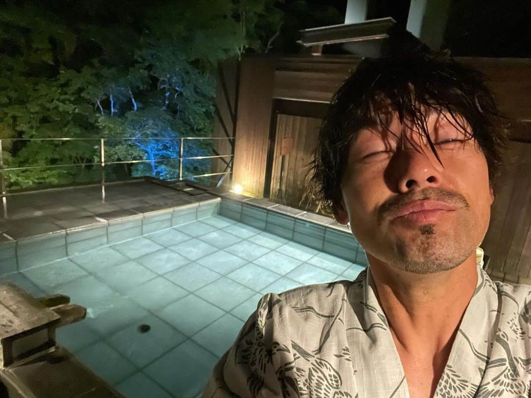 松井大輔さんのインスタグラム写真 - (松井大輔Instagram)「温泉最高  #fukushima #aizuwakamatsu  #温泉 #髪 #ボサボサ #最高 #なんか #寝れへん #relax  #リラックス #回復」6月8日 0時44分 - matsuidaisuke_official