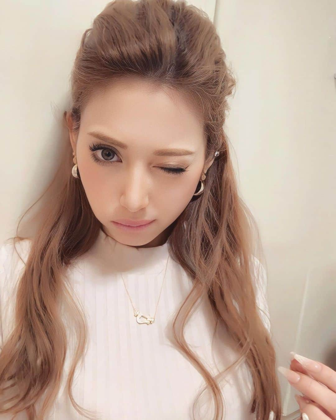 加賀美早紀さんのインスタグラム写真 - (加賀美早紀Instagram)「大丈夫 元気  ごめん ありがとう 頑張る」6月8日 0時46分 - kagami_saki