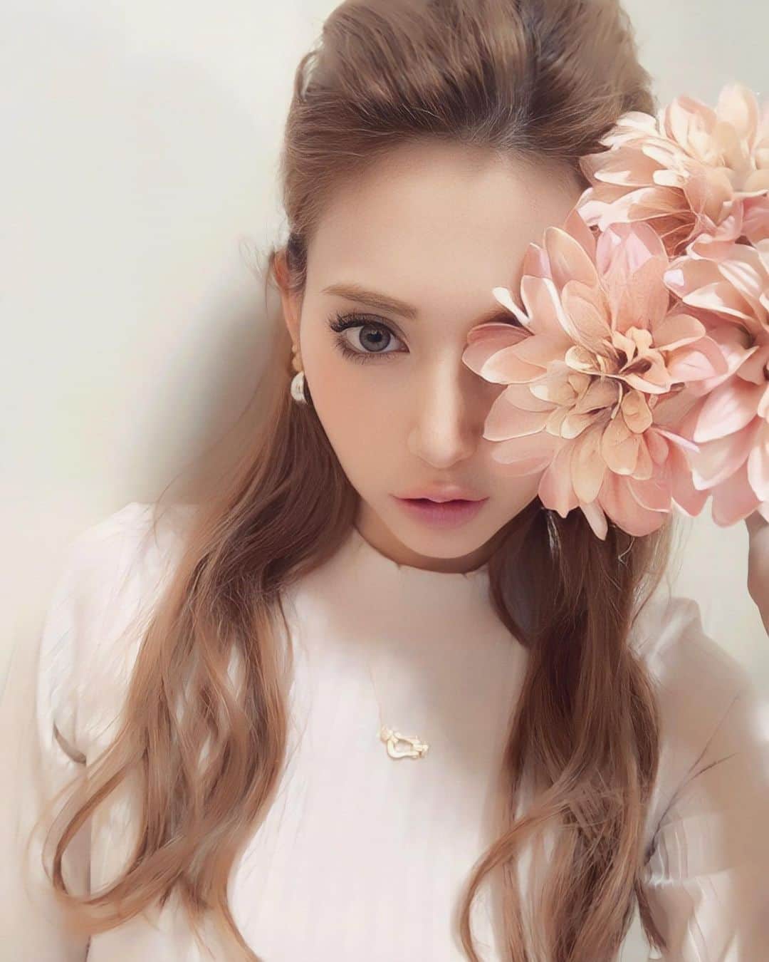 加賀美早紀のインスタグラム：「大丈夫 元気  ごめん ありがとう 頑張る」