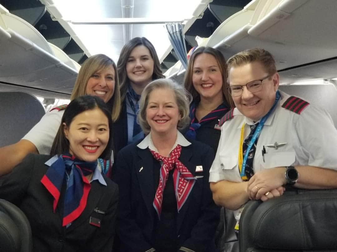 アメリカン航空さんのインスタグラム写真 - (アメリカン航空Instagram)「Meet Kate Fletcher, a skydiving enthusiast turned 737 Fleet Captain on our #AATeam! During her senior year in high school, Kate fearlessly came out at a time when it wasn’t widely accepted and as she soared in her career, Kate realized the power of embracing her true self. Authenticity is her superpower, as she doesn’t let labels define her. 💪✨   Kate believes in making a difference and being a force for positive change in everything she does. She’s a passionate advocate for the LGBTQ+ community and has been an active member of the National Gay Pilots Association for two decades! 🎉🛩️🌈   Aside from her passion for aviation, Kate has a law degree from Loyola University Chicago School of Law and previously operated her own practice, dedicating much of her work to supporting the LGBTQ+ initiatives when she realized the community was underrepresented.   Kate is happily married to her wife Lydia, and, together, they have three adorable fur babies. 🐾❤️ Let’s celebrate Kate’s inspiring journey and spread the love this #PrideMonth! 🌈 #LGBTQ+」6月8日 0時47分 - americanair