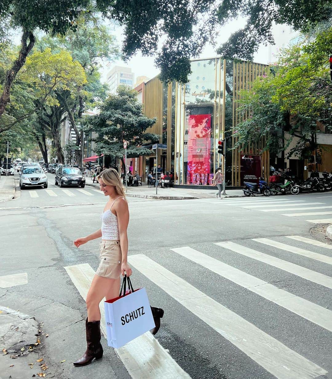 アシュリー・ケインさんのインスタグラム写真 - (アシュリー・ケインInstagram)「São Paulo moments 🦋」6月8日 0時56分 - icegirlash