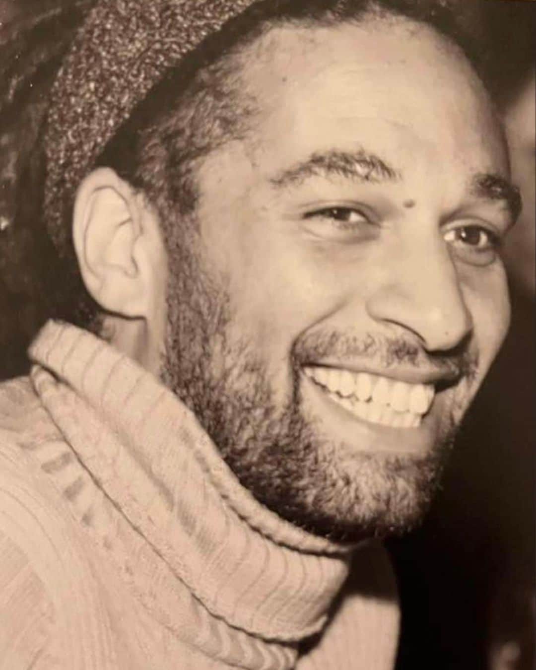 ロブ・モローのインスタグラム：「RIP the ever sweet @paulseckstein a bright light and dear soul.  Too early, brother, too early…」