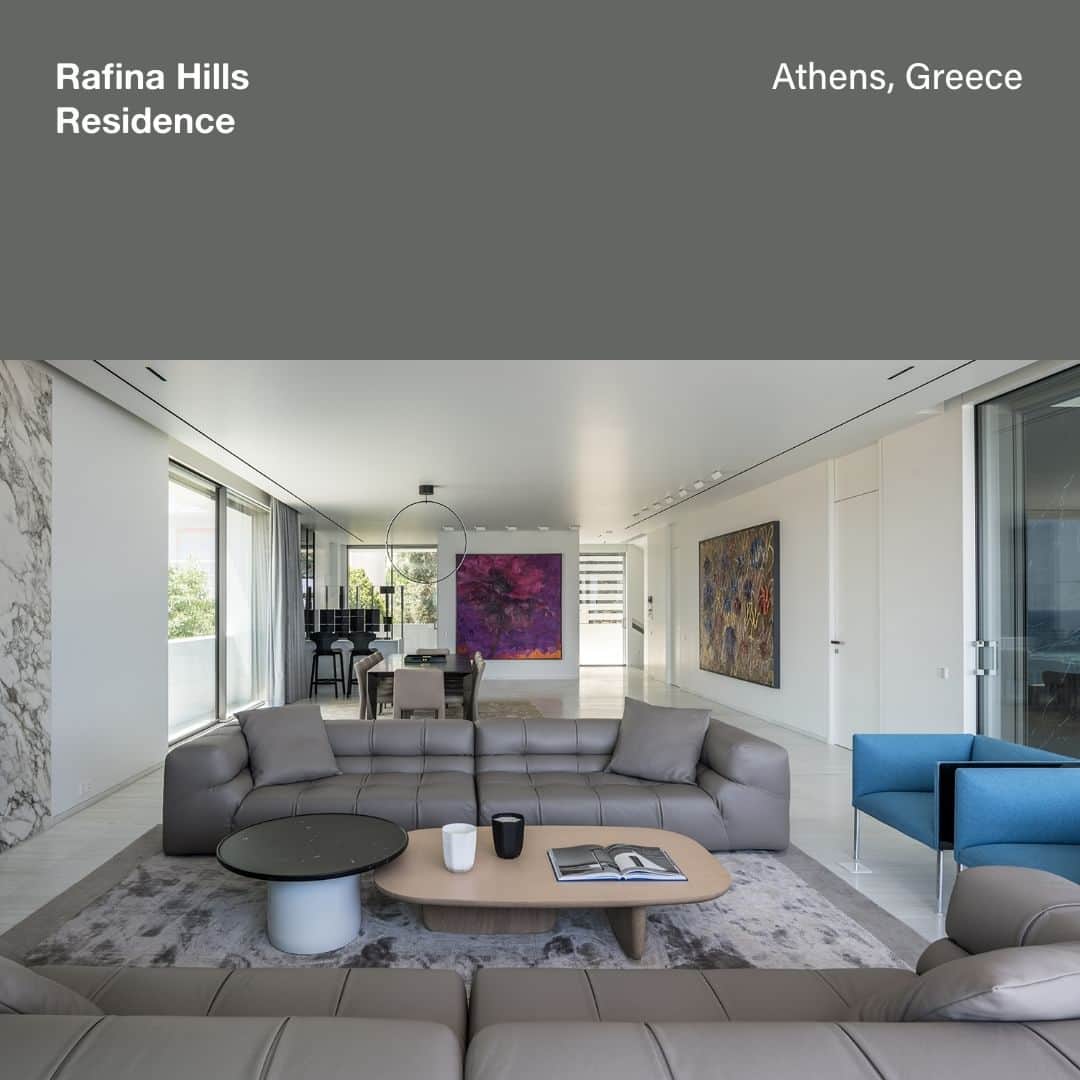 のインスタグラム：「Immerse yourself in the beauty of Rafina Hills Residence, where the Tufty-Too seating system by Patricia Urquiola and Tobi-Ishi small table by Barber and Osgerby transform the living room into a true masterpiece. The sharp edges and cantilevered surfaces of the residence harmonize effortlessly with the exquisite B&B Italia products, creating an atmosphere of refined luxury.  @patricia_urquiola @barberosgerby @g_sfakianakis @deloudis_  Photography by Giorgios Sfakianakis  Architect: Moustroufis Architects  #bebitalia #design #Athens #Greece」