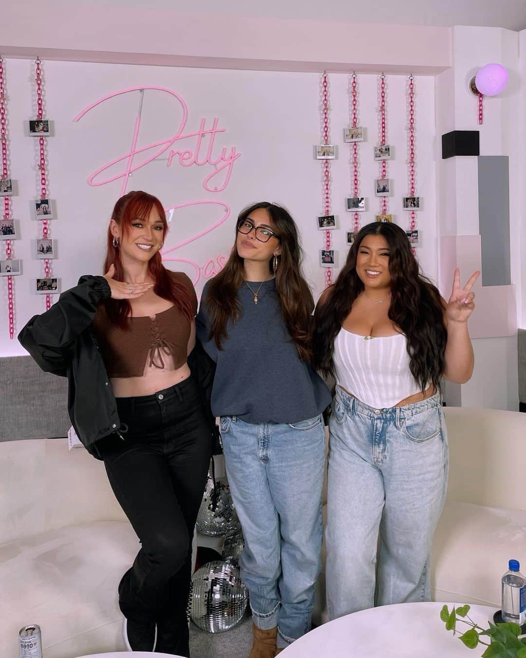 アリーシャ・マリーのインスタグラム：「this week in the @prettybasicofficial group chat: @madisonbeer tell all part 1 is live 🎙️💞  one of my fav episodes yet! madison is such a gem! go stream her new music 🎶」