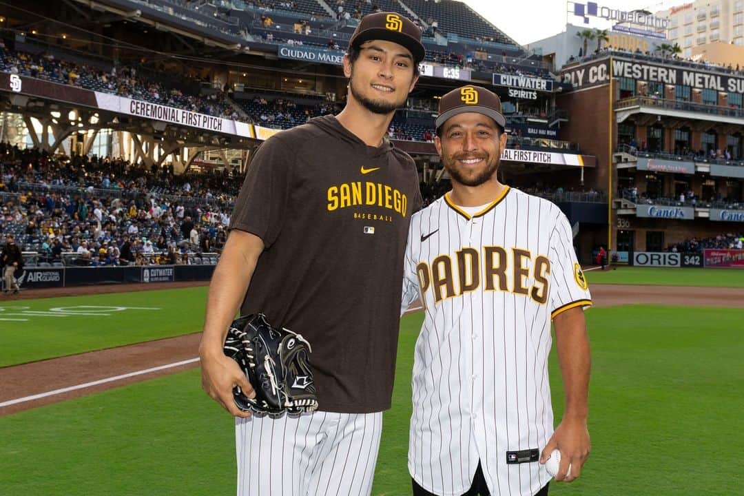 ザンダー・シャウフェレのインスタグラム：「Had a blast throwing the first pitch at the @padres game yesterday. Thanks for having me @darvishsefat11 & team! I'll be back at Petco Park soon - let's go Padres! 👊🏽」