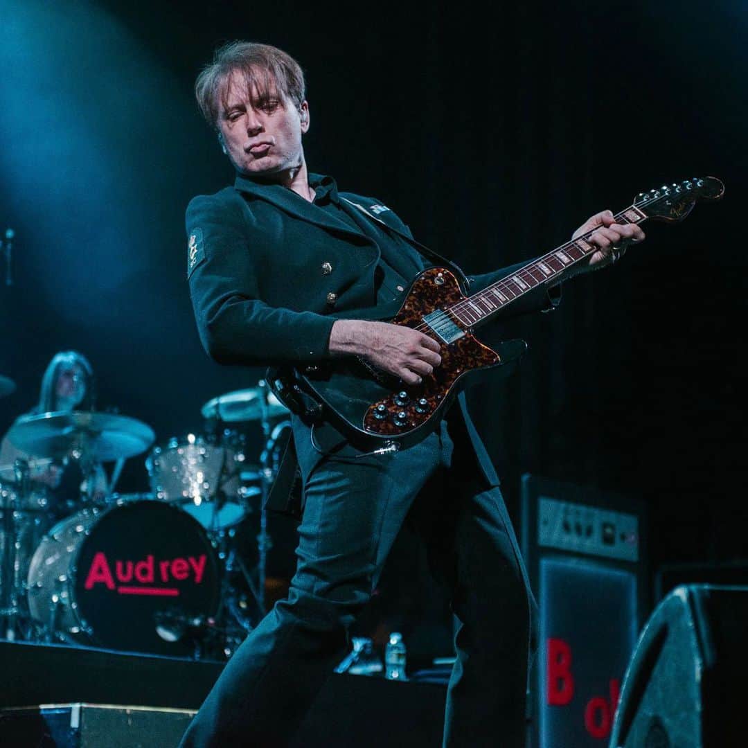 フランツ・フェルディナンドのインスタグラム：「New Haven that was fantastic, thanks for having us.   📸 @johnkphoto」