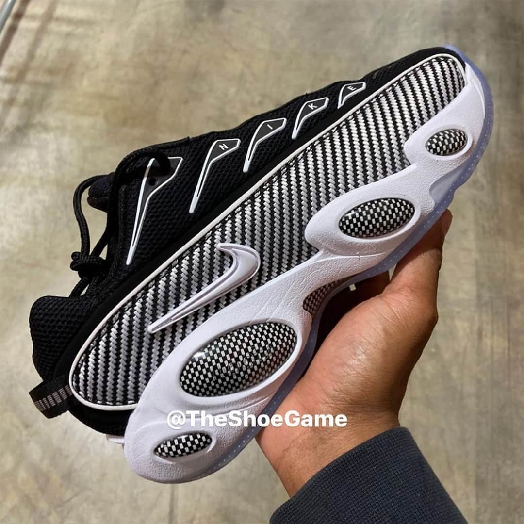 Sneaker Newsさんのインスタグラム写真 - (Sneaker NewsInstagram)「What are your thoughts on the upcoming Nike NOCTA Glide? These first surfaced over a year ago when Drake was spotted wearing them courtside at a Raptors game. Tap the link in our bio for more details.」6月8日 2時02分 - sneakernews
