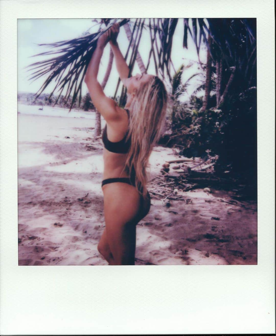 ベン・ワッツさんのインスタグラム写真 - (ベン・ワッツInstagram)「The Polaroids @livvydunne x @si_swimsuit shout out to the awesome team @mj_day @bryanzaragoza_ @margotzamet @anthonycristianosalon @cindiblairproductions @jeff_sutera @frvnce @andreilucien #puertorico #polariod #benwatts #siswim #siswim23」6月8日 2時28分 - wattsupphoto