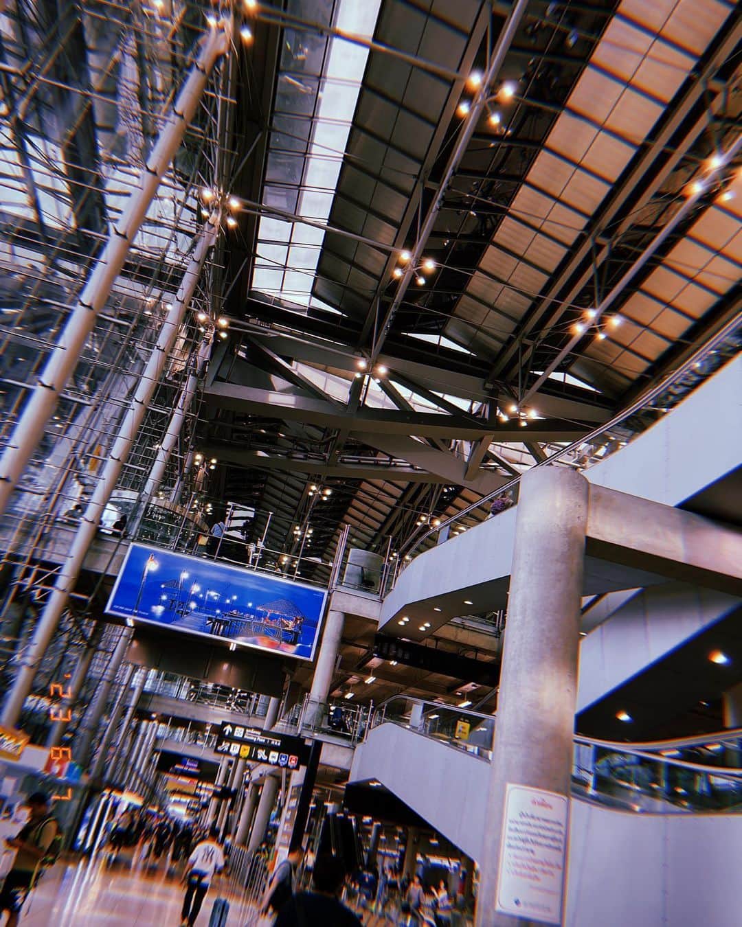 鈴木ふみ奈さんのインスタグラム写真 - (鈴木ふみ奈Instagram)「無事にタイに到着しました🛬 明日から撮影頑張ります💙  おやすみなさい🐑💭  #thai #thailand #鈴木ふみ奈 #fuminasuzuki #gravure」6月8日 2時32分 - fuminasuzuki