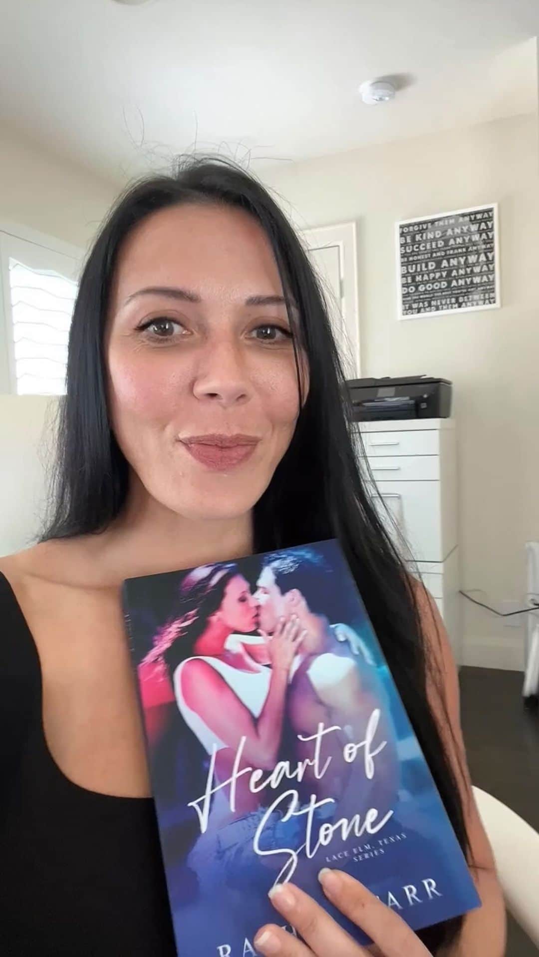 のインスタグラム：「I’m so excited to announce that my book, Heart of Stone, is now available for purchase! 📚  The story follows a seductive tale of forbidden desires and unstoppable attraction, unveiling the secrets of two souls destined to collide. Let the intoxicating journey of love, lust, and redemption sweep you off your feet! 💋  This must-read will leave your heart racing and your imagination ignited 💥  Order your copy now at the link in bio」