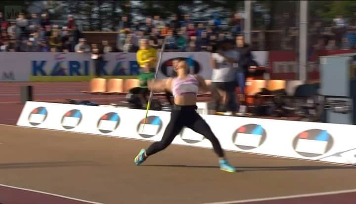 佐藤友佳のインスタグラム：「Jyväskylä Motonet GP🇫🇮58.57m 1st🏅  気温14度でちょい寒やったけど、試合の雰囲気楽しすぎた 記録には満足してないけどポジティブにステップバイステップ😌  It was nice stadium ,people cheering,throwers  I enjoyed every moment, Kiitos paljon🇫🇮😌  📹 @yleisurheilu」
