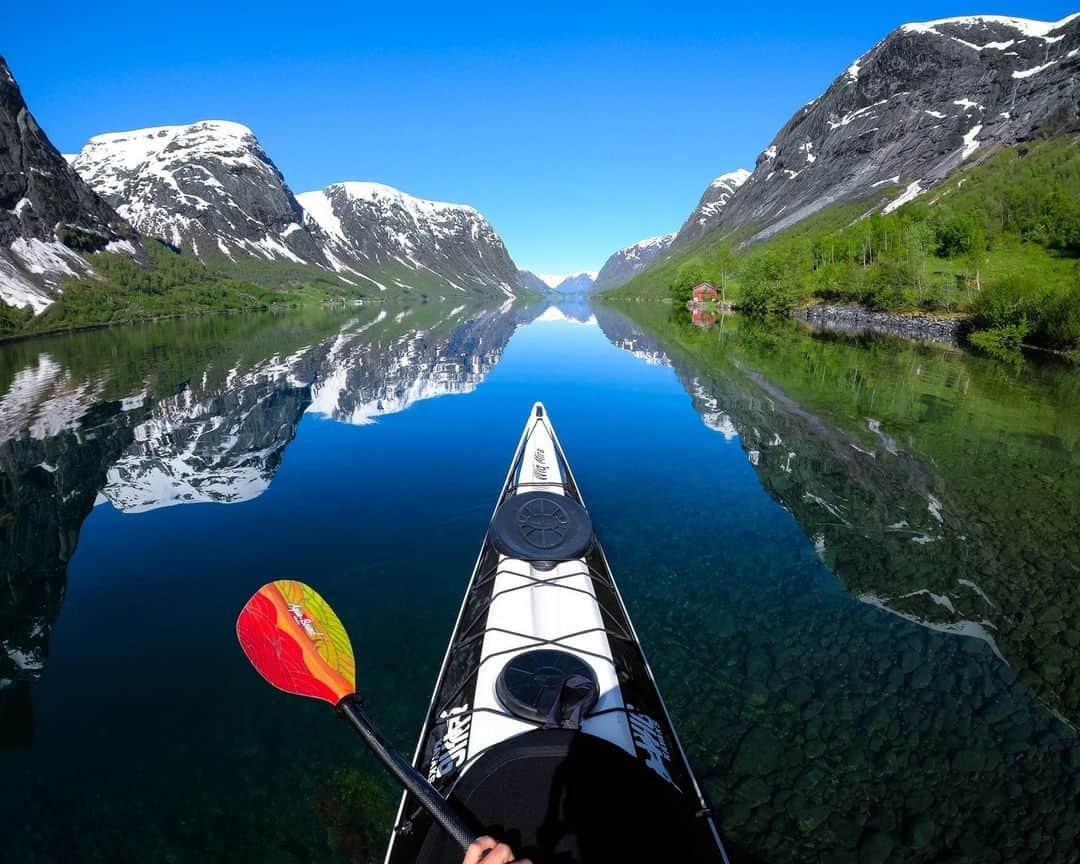 goproさんのインスタグラム写真 - (goproInstagram)「Photo of the Day: Reflection perfection 🚣‍♀️ GoPro Subscriber @tfbergen is banking a 2x payout ($500) for this submission to GoPro.com/Awards.  @gopronordics #GoProNordics #GoPro #GoProAwards #POV #Reflection #Kayaking #Travel」6月8日 4時00分 - gopro