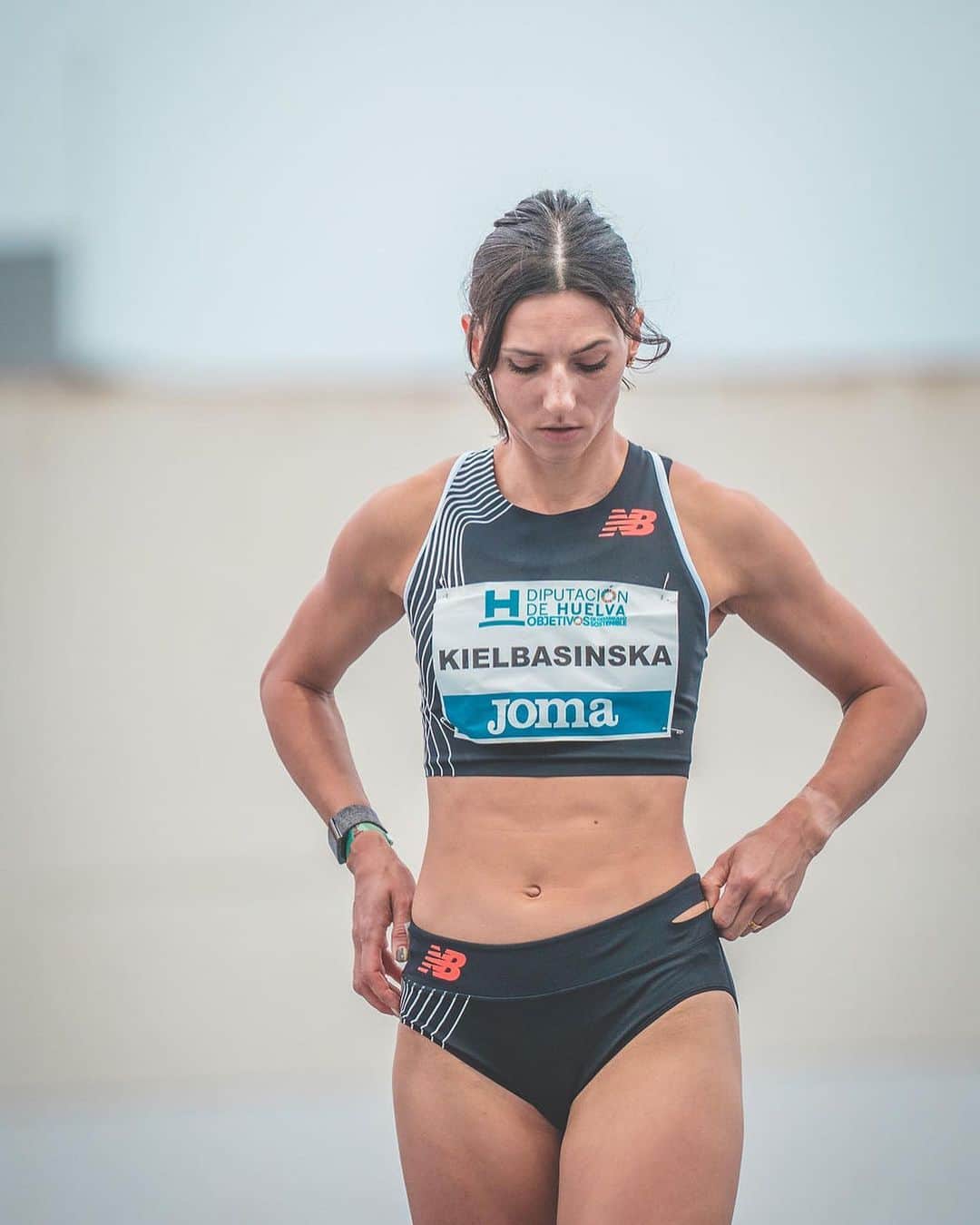 アンナ・キールバシンスカのインスタグラム：「Przed i po bieganiu w światowy dzień biegania 🤪😵‍💫」