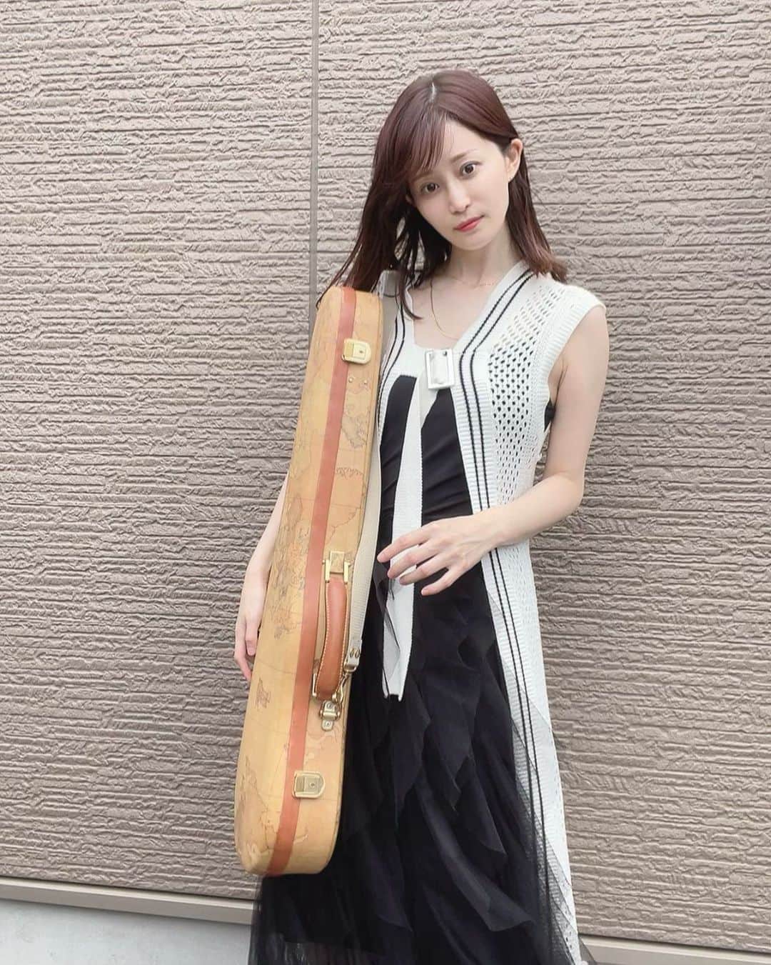 岡部磨知さんのインスタグラム写真 - (岡部磨知Instagram)「梅雨入りしたね🐌  #violin #recording  #musician」6月8日 14時56分 - machi_okabe