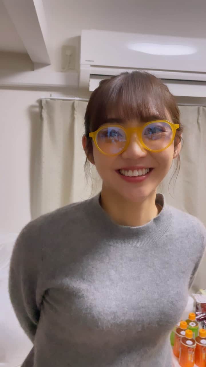 山谷花純のインスタグラム：「このメガネ=モジモジくん。モジモジ自己紹介。 Vlogドラマ 第3話「私の推し事」是非ご覧ください。  #vlog #vlogドラマ #モノコン2022 #山谷花純」