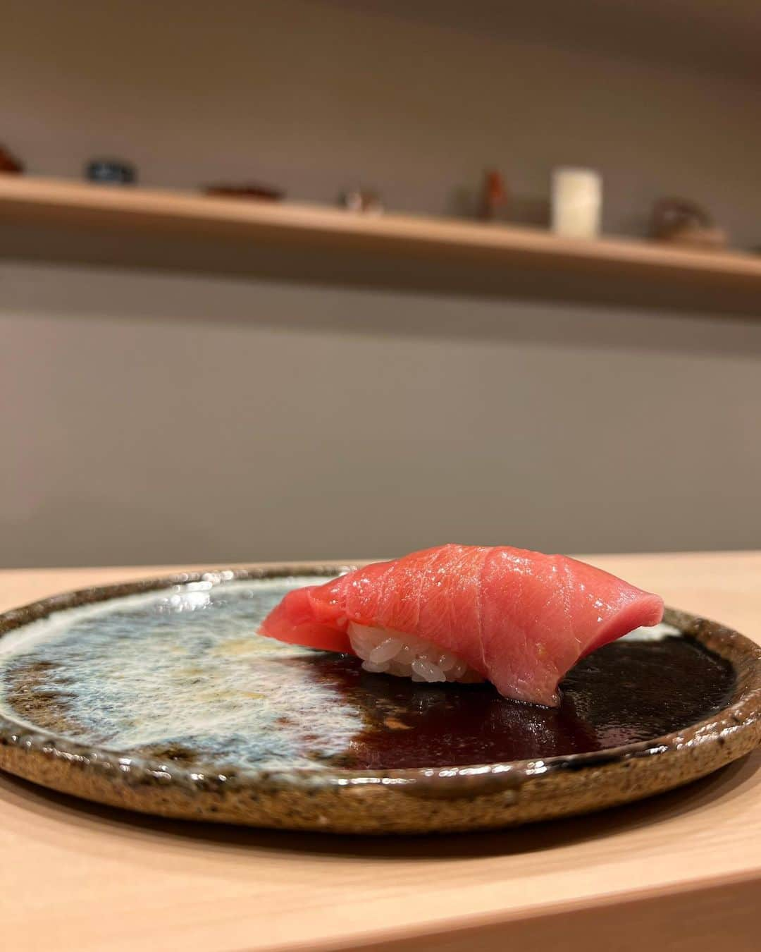 ImotoEtsuyo さんのインスタグラム写真 - (ImotoEtsuyo Instagram)「@sushiumiji  ・ 創業33年の老舗和食割烹 “ぎんざ山路”が新たにオープンした 【寿司海路】。　　 ・ ・ お寿司は、 一貫から注文可能。　 ・ 麻布十番で リーズナブルにお鮨が 頂けます。 ・  この日のワンピースは @shein_japan @sheinofficial のもの。  SHEIN Modely 花柄  ジップバック スクエアネック ドレス  立体な柄、しっかりした生地、 ウエスト位置が少し高めなので 足長効果もあるワンピース  検索番号は ↓↓↓↓ 14351238  私は Sサイズを着用しています。  こちらの商品が 割引になります！  割引になる 割引クーポン番号：bisuhada  割引率：　お買い上げ金額1～5,999円まではセール価格より15%OFF、 6,000円以上は20%OFFが適用されます！ 利用期限：〜6月末日  ・  @shein_japan @sheinofficial #SHEIN #SHEINforAll #ad #fashion  #ドレス #dress  #ワンピース #コーデ  #きれいめコーデ  #美シルエット  #アラフィフコーデ ・ ・ @sushiumiji  #鮨 #寿司 #麻布十番グルメ  #麻布十番お鮨  #麻布十番鮨  #sushi  #東京グルメ  #gourmet  #champagne」6月8日 14時22分 - bisuhada