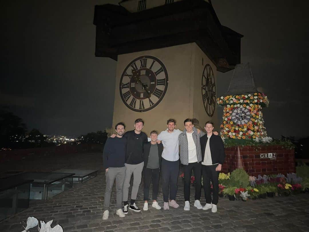 ミヒャエル・グレゴリッチュのインスタグラム：「#Freunde ❤️」