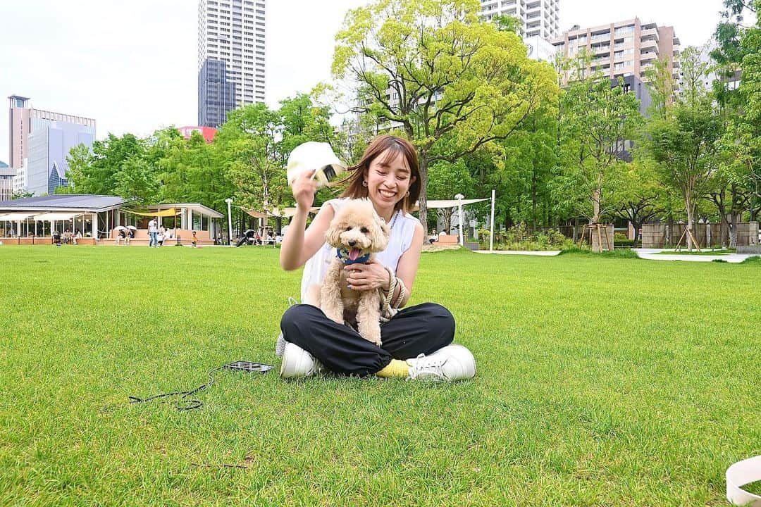 瀧本芹奈さんのインスタグラム写真 - (瀧本芹奈Instagram)「せりなにっき📝🤍 ꕀ だいすきなロアくんとの写真📸💎 もうすぐすっごく暑くなる時期なので 日中おでかけできるのは 本当にギリギリな時期🌼 ゆっくりと流れる時間が良かった😳 ꕀ #いぬすたぐらむ #わんこのいる生活  #関西おでかけ #ピクニック #神戸おでかけ #東遊園地」6月8日 6時44分 - serina_takimoto